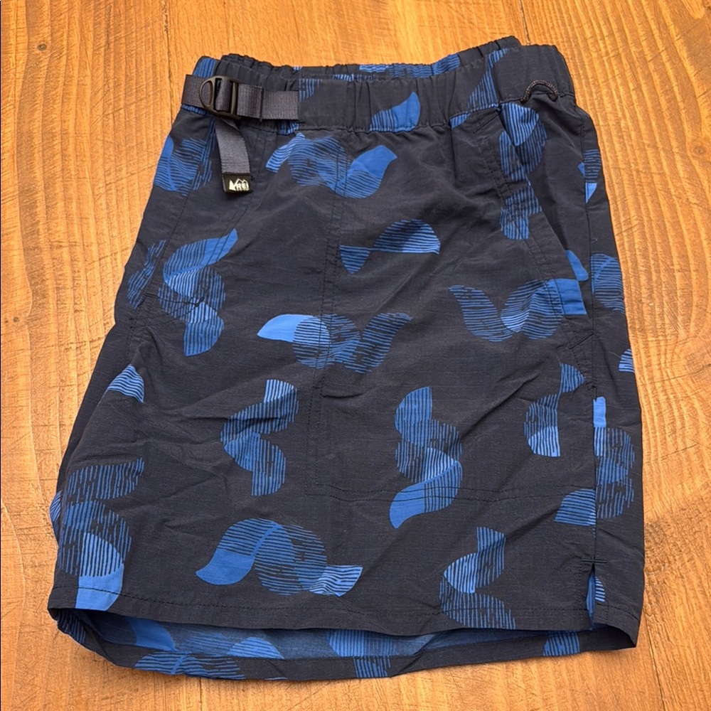 REI Men's Black and Blue Patterned Shorts